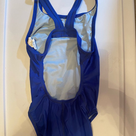 Nike One Piece - Picture 2 of 4